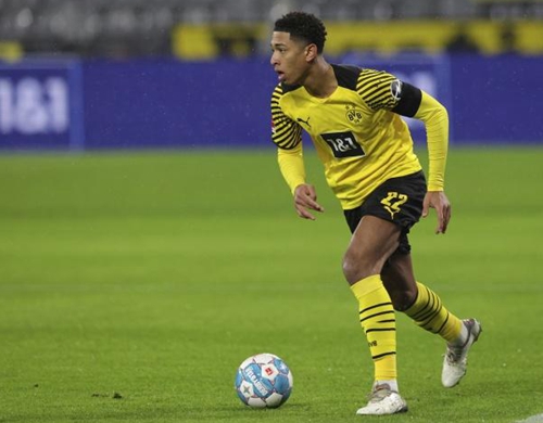 潘德夫：范戴克那次手球应该是点球，裁判决定了比赛的结果（潘德夫不满判罚：范戴克手球该判点，裁判左右了胜负）