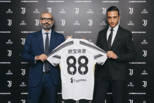 一己之力抹平分差！奎因第三节6中6狂轰21分5助攻（奎因单节神迹：第三节6投全中轰21分5助攻，一人掀起追分潮）